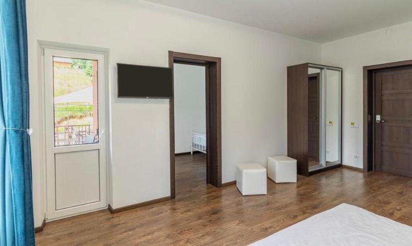 Imperial Hotel Bukovel Bagian luar foto