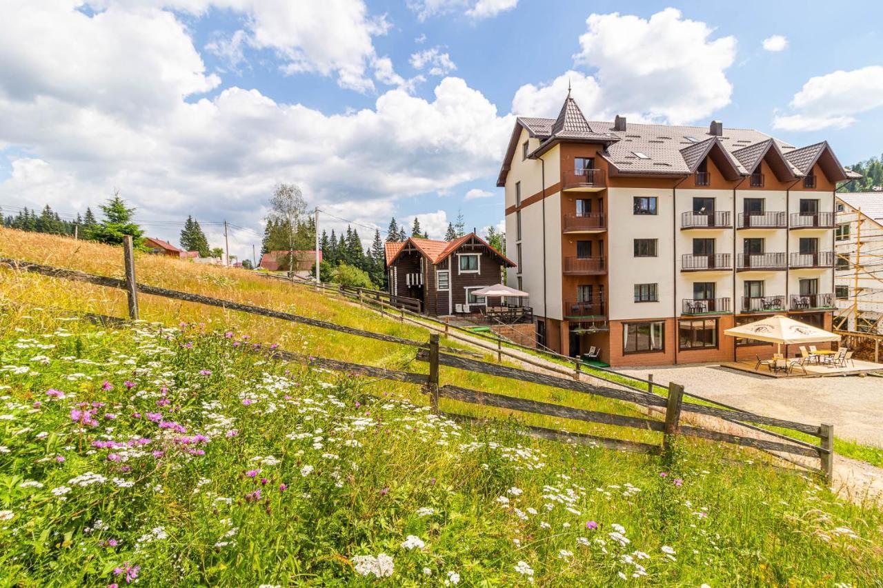 Imperial Hotel Bukovel Bagian luar foto