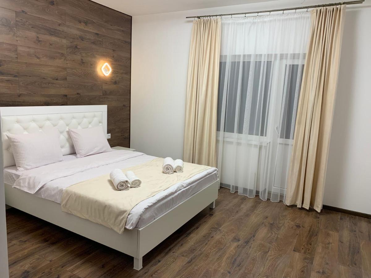 Imperial Hotel Bukovel Bagian luar foto