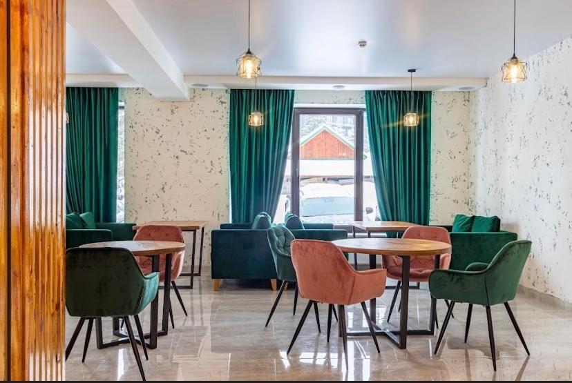 Imperial Hotel Bukovel Bagian luar foto