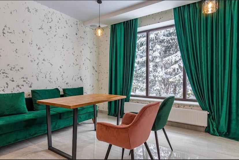 Imperial Hotel Bukovel Bagian luar foto